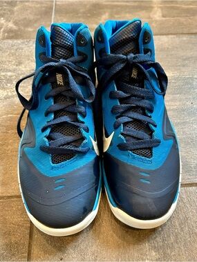 Nike Blue and Black Mid-Top Basketball Shoes
